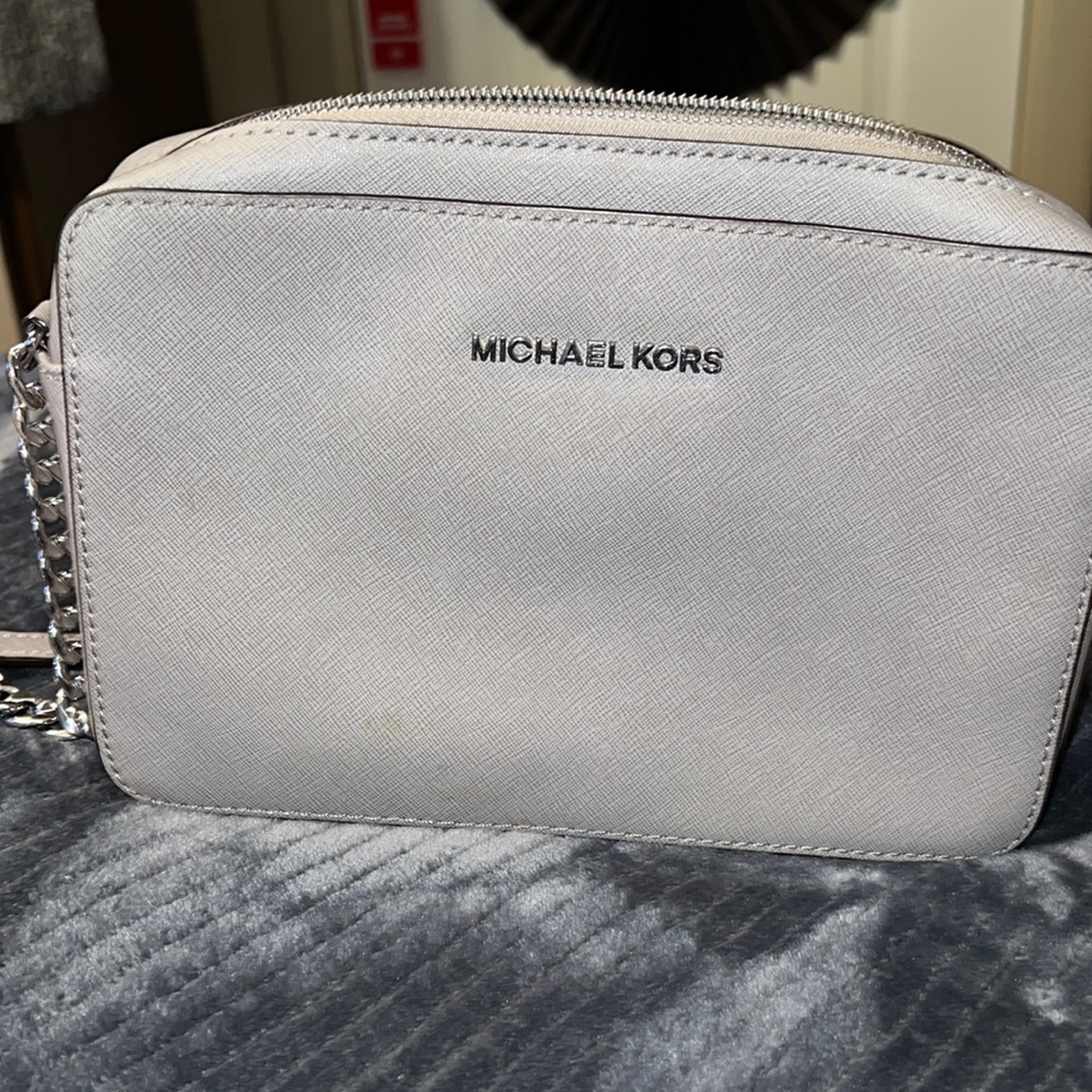 EUC MICHAEL KORS CROSSBODY BAG